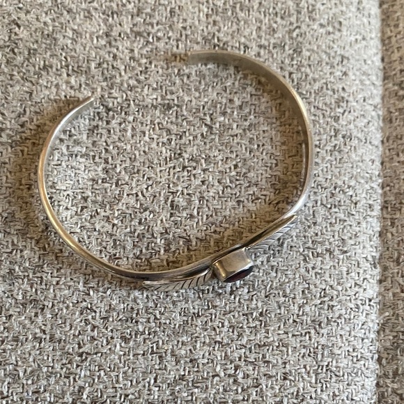 Blue Ridge Red Gemstone Sterling Silver Bracelet by Ruth Ann Begay Navajo - Picture 4 of 7